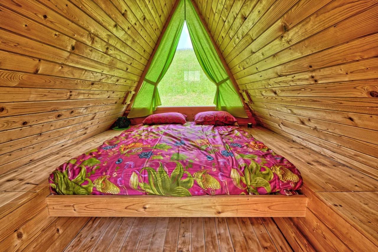 Отель Glamping Brodej Vitanje Экстерьер фото